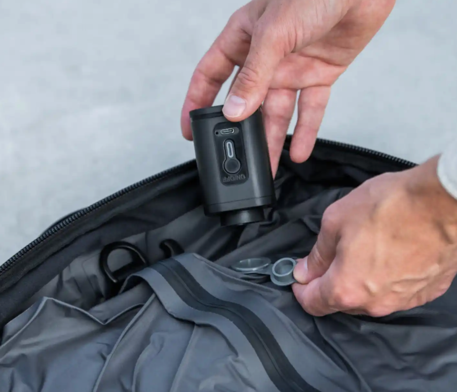 Aspiradora de aire portátil recargable con linterna (Negro) - AIRBAG