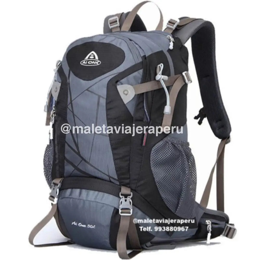 Mochila Viajera Ai One Outdoor 30L (Negro) Backpacks